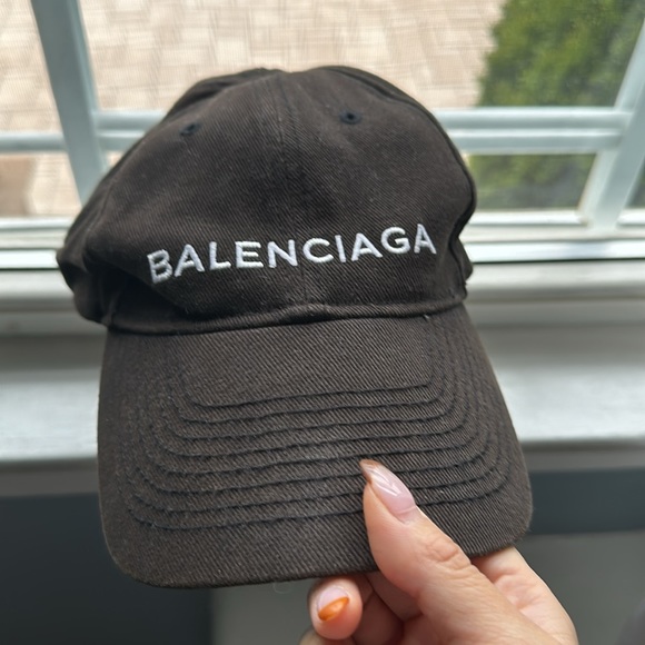 Balenciga hat - Picture 3 of 3